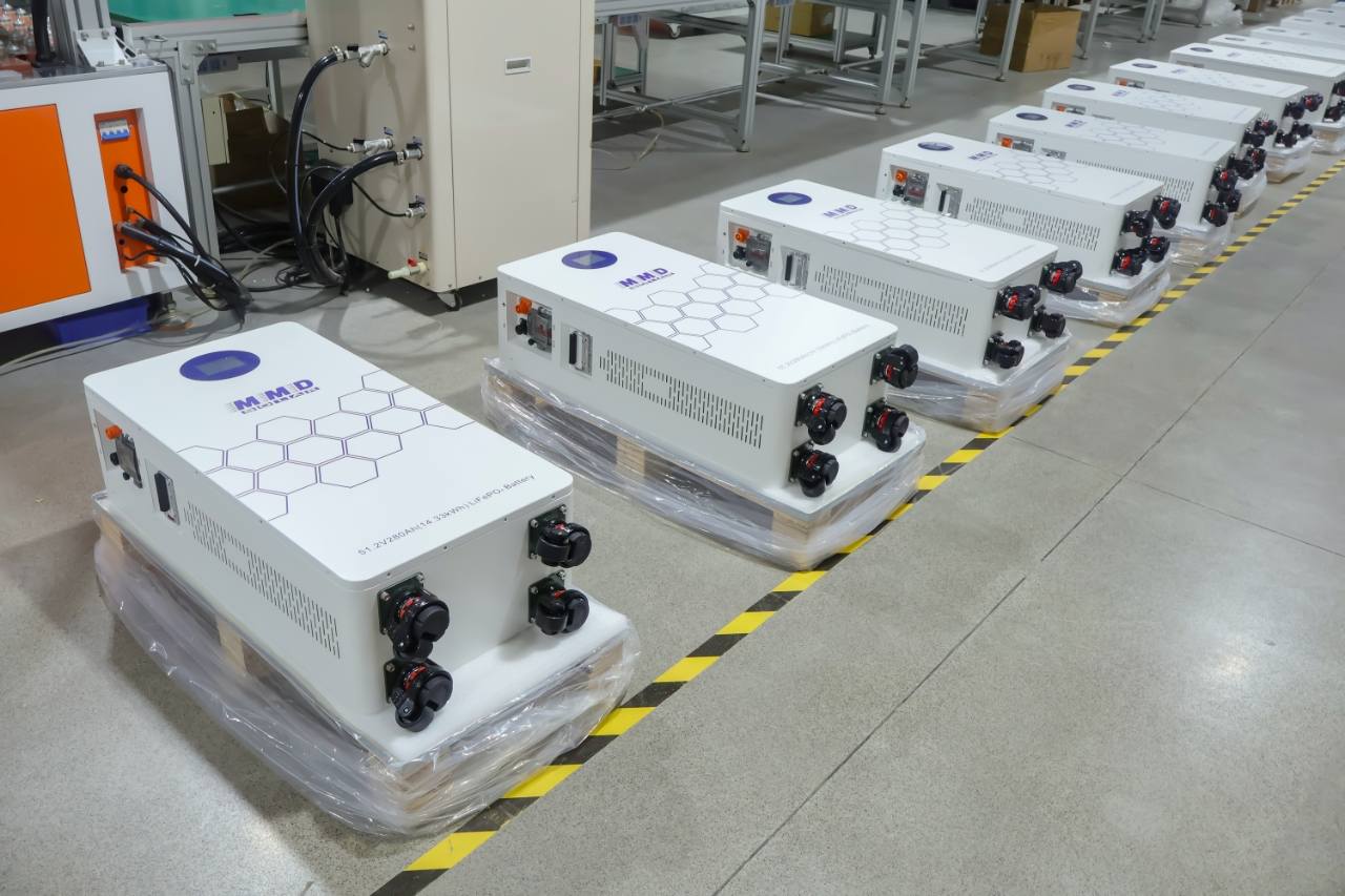 انواع بطاريات الطاقه الشمسيه